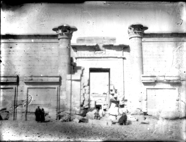 Simpson photo. unnumbered 9: Medinet Habu. The Small Temple. Portico. Roman.