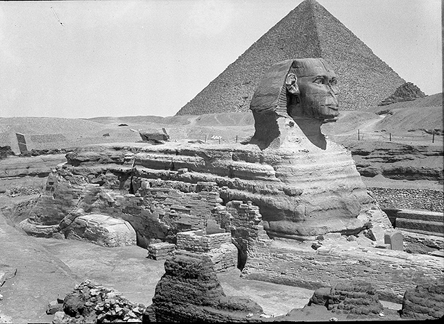 The Great Sphinx and Khufu's pyramid