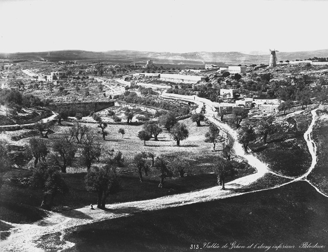 Bonfils, F., Jerusalem (after 1860 [After the construction of the windmill and the two quarters.])