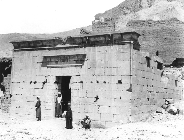 not known, The Theban west bank, Deir el-Medina (c.1890
[Estimated date.])