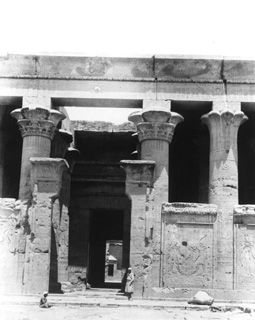 not known, Edfu (c.1890
[Estimated date.]) (Enlarged image size=34Kb)