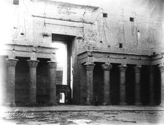 Beato, A., Edfu (c.1890
[Estimated date.]) (Enlarged image size=35Kb)