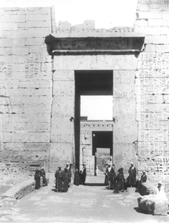 Beato, A., The Theban west bank, Medinet Habu (c.1890
[Estimated date.]) (Enlarged image size=36Kb)