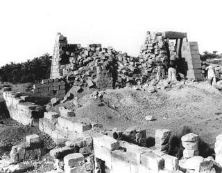 Sebah, J. P., Karnak (c.1890
[Estimated date.]) (Enlarged image size=43Kb)