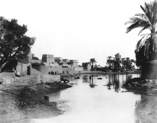 not known, Luxor (c.1890
[Estimated date.]) (Enlarged image size=32Kb)