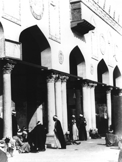 Lekegian, G., Cairo (c.1890
[Estimated date.]) (Enlarged image size=36Kb)