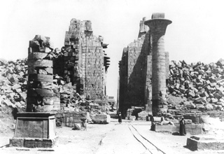 not known, Karnak (c.1900
[Estimated date.]) (Enlarged image size=37Kb)