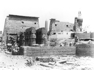 Beato, A., Luxor (c.1890
[Estimated date.]) (Enlarged image size=37Kb)