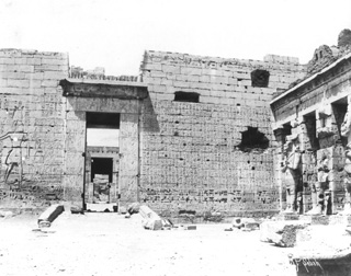 Sebah, J. P., The Theban west bank, Medinet Habu (c.1890
[Estimated date.]) (Enlarged image size=40Kb)
