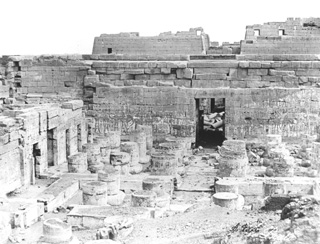 Beato, A., The Theban west bank, Medinet Habu (c.1890
[Estimated date.]) (Enlarged image size=43Kb)