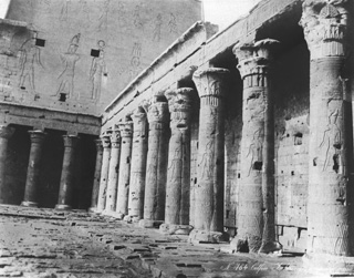 Zangaki, G., Edfu (c.1890
[Estimated date.]) (Enlarged image size=45Kb)