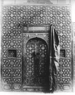 Bonfils, F., Cairo (c.1880
[Estimated date.]) (Enlarged image size=54Kb)