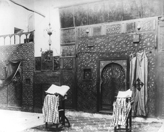 Bonfils, F., Cairo (c.1880
[Estimated date.]) (Enlarged image size=45Kb)
