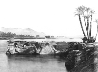 not known, Aswan (before 1872
[In an album dated 1871-2.]) (Enlarged image size=27Kb)