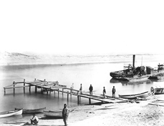 not known, Suez Canal (before 1872
[In an album dated 1871-2.]) (Enlarged image size=25Kb)