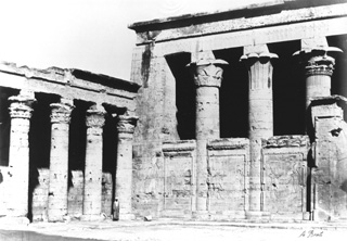 Beato, A., Edfu (c.1890
[Estimated date.]) (Enlarged image size=38Kb)