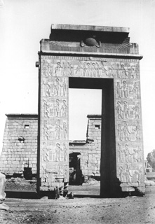 Beato, A., Karnak (c.1890
[Estimated date.]) (Enlarged image size=33Kb)