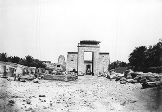 Beato, A., Karnak (c.1890
[Estimated date.]) (Enlarged image size=31Kb)