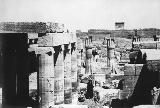 Beato, A., Karnak (c.1890
[Estimated date.]) (Enlarged image size=34Kb)