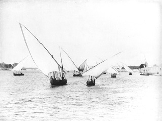 Zangaki, G., Nile transport (c.1890
[Estimated date.]) (Enlarged image size=23Kb)