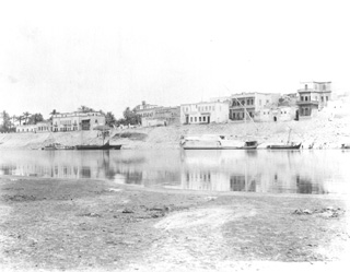 not known, Luxor (c.1890
[Estimated date; in an album dated 1904.]) (Enlarged image size=28Kb)