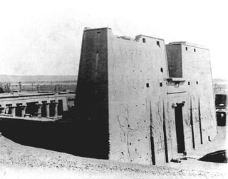 Beato, A., Edfu (c.1900
[In an album dated 1904.]) (Enlarged image size=21Kb)