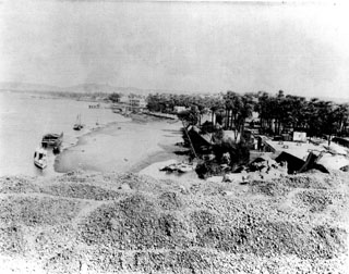 not known, Aswan (c.1900
[In an album dated 1904.]) (Enlarged image size=32Kb)