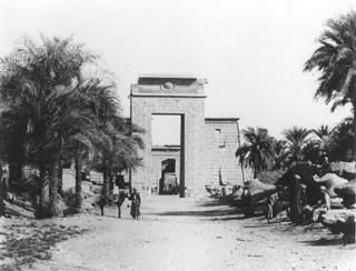 Beato, A., Karnak (c.1890
[Estimated date.]) (Enlarged image size=36Kb)