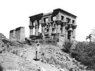 Schroeder & Cie., Philae (c.1890
[Estimated date.]) (Enlarged image size=39Kb)