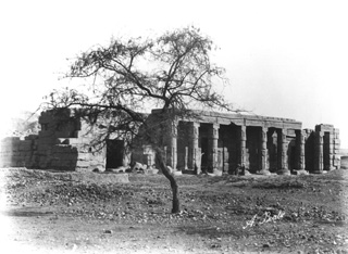 Beato, A., The Theban west bank, Qurna (c.1890
[Estimated date.]) (Enlarged image size=37Kb)