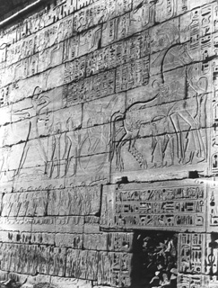 not known, The Theban west bank, Medinet Habu (c.1890
[Estimated date.]) (Enlarged image size=56Kb)