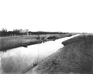 not known, Suez Canal (before 1876
[In an album dated 1876.]) (Enlarged image size=25Kb)