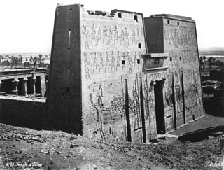 Sebah, J. P., Edfu (before 1874
[Similar to Gr. Inst. 3381.]) (Enlarged image size=43Kb)