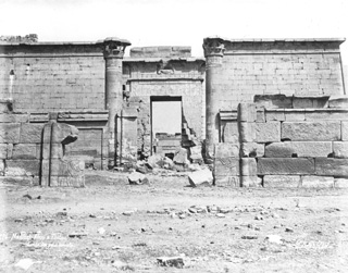 Sebah, J. P., The Theban west bank, Medinet Habu (c.1875
[Estimated date.]) (Enlarged image size=44Kb)